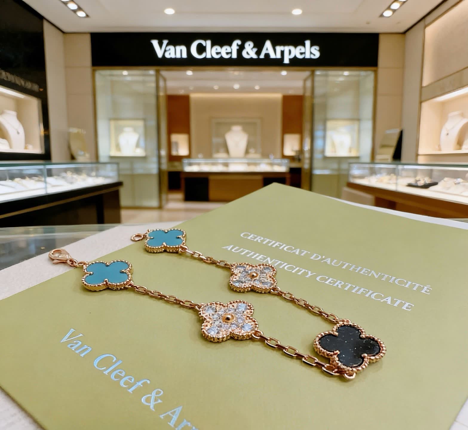 Van Cleef & Arpels Vanckin & Alpta Clover Flower Bracelet